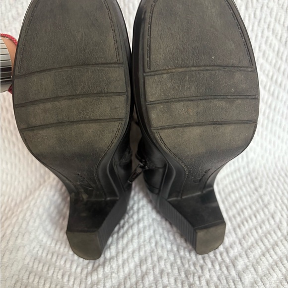 Clark’s Black Heeled Boots - Picture 4 of 5